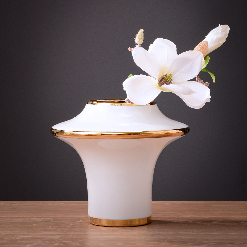 Jingdezhen gold - plated flying saucer ceramic vases, dried flowers, flower arrangement of new Chinese style household decorative furnishing articles of I and contracted