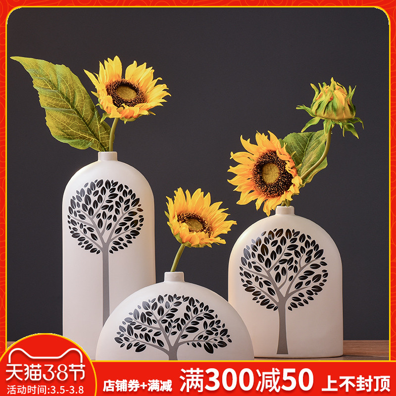 Combination of I and contracted white ceramic vase three - piece creative Nordic furnishing articles, TV ark, wine flowers