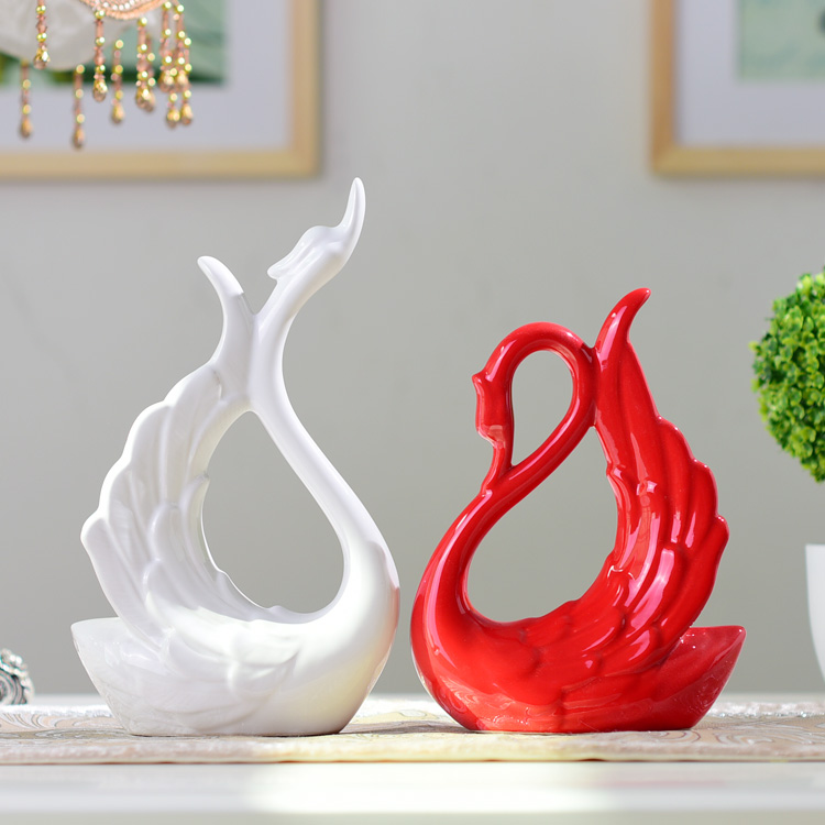 New sitting room place wedding gift ceramics, home decoration decoration is red and white couples swan feathers