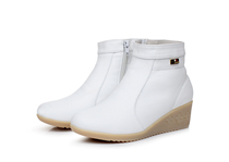Plus velvet thickened white soft surface wear-resistant nurse shoes cotton boots wedge heel beef tendon bottom short boots Nightingale spot