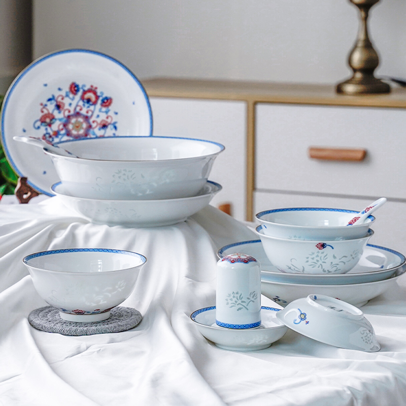 Town jingdezhen ceramic dishes and cutlery gifts of Chinese style and exquisite wedding gift box package of household nesting bowls plates run out