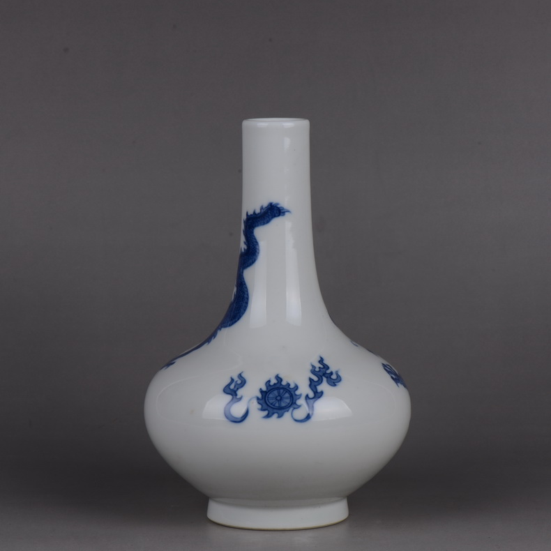 Pianology picking jingdezhen blue and white porcelain antique art dragon gall bladder