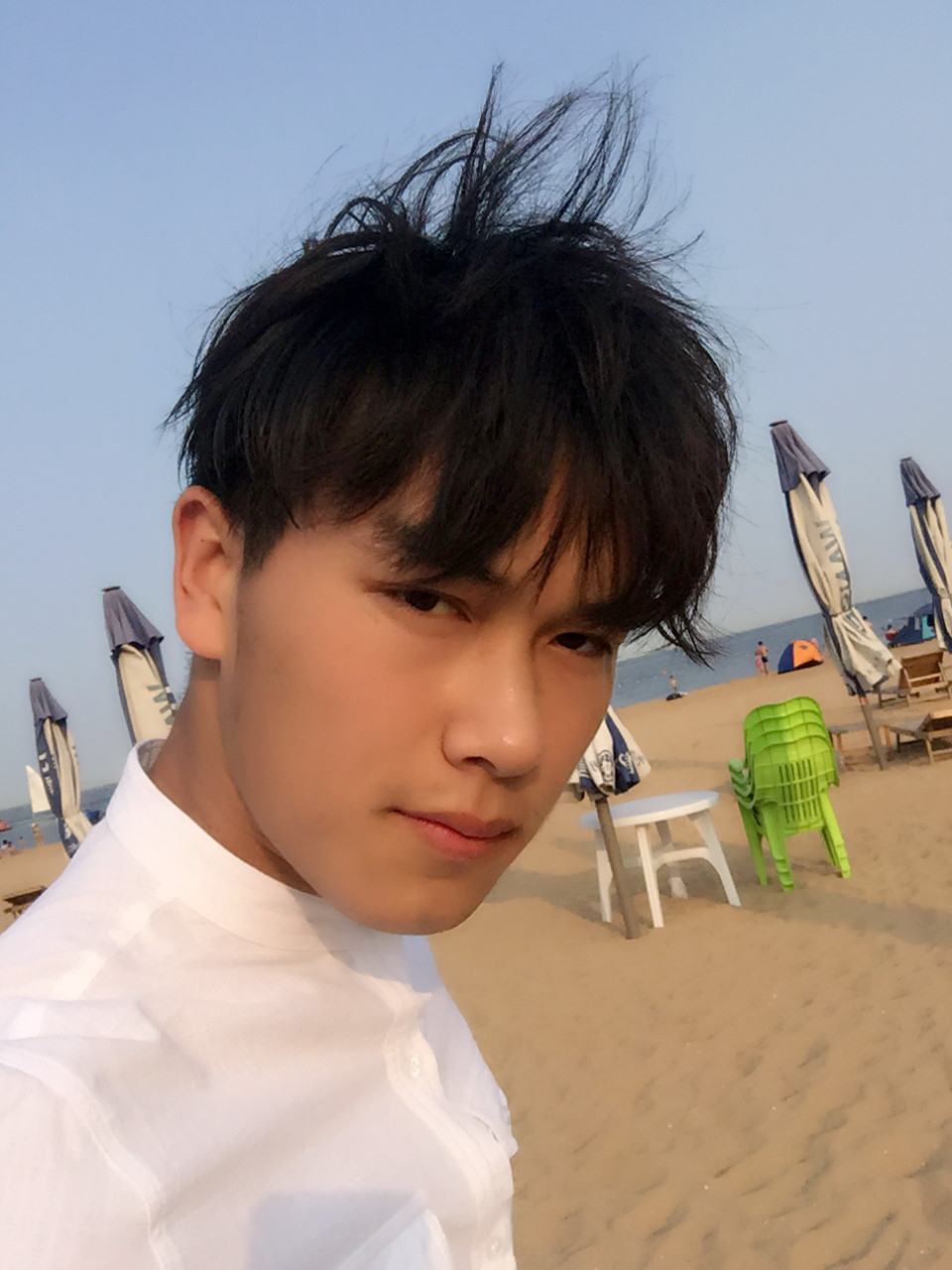 我叫赵远,亦莲香水的创始人,北京体育大学大三的学生.