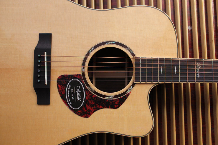 拉维斯nightwish民谣木吉他n-800p阿拉斯加云杉面单板玫瑰木背侧