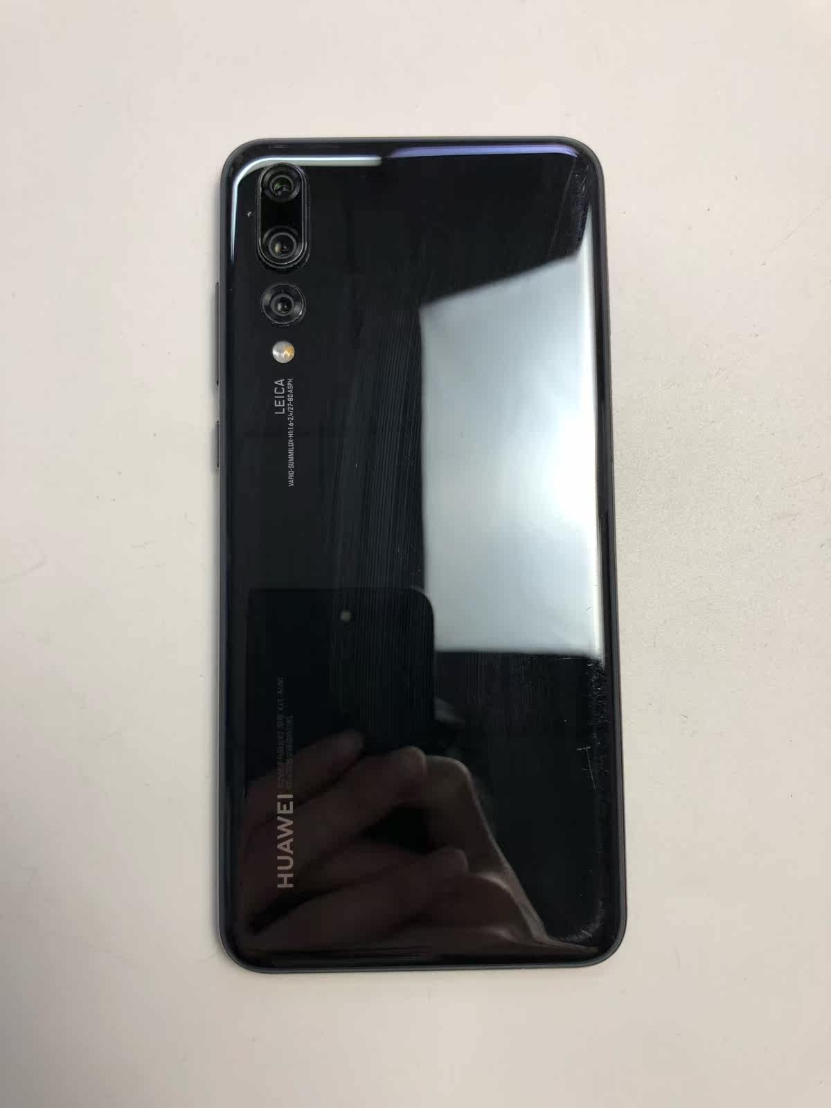 380458 华为p20pro 黑色 6 128 全网通 85新 磕碰划痕 价格3099