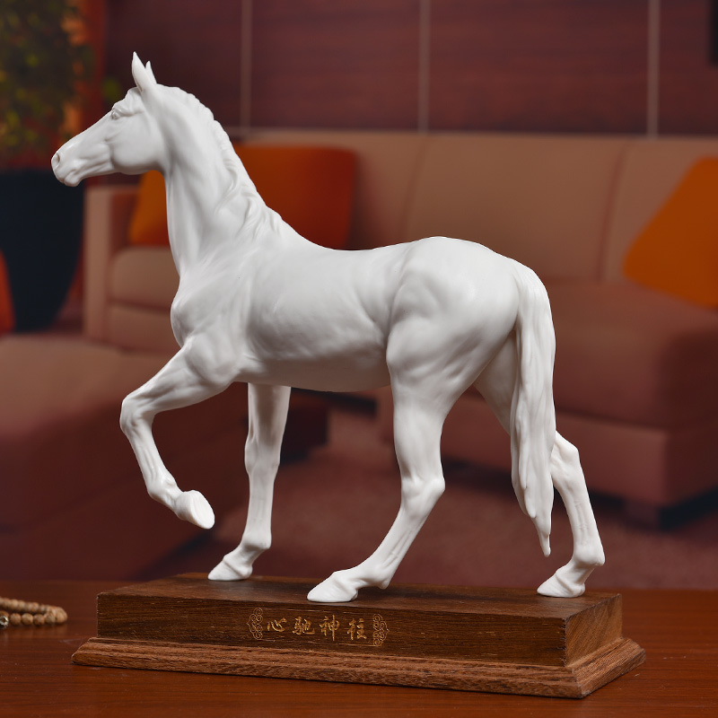 Oriental clay ceramic horse furnishing articles master of its art creative office decoration gifts/with longing