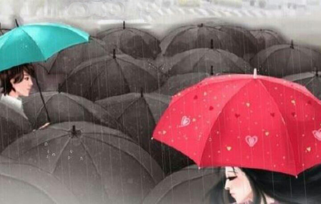 下雨天,躲在屋檐下的人等人送伞,而我等雨停