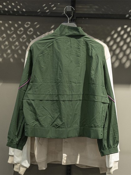 Li Ning Sports Windbreaker for Women 2025 Summer New Fitness Series Sun Protection Looke Fushilable Casual Jacket AFDV270 Li Ning Sports Windbreaker for Women 2025 Summer New Fitness Series Sun Protection Looke Fushilable Casual Jacket AFDV270