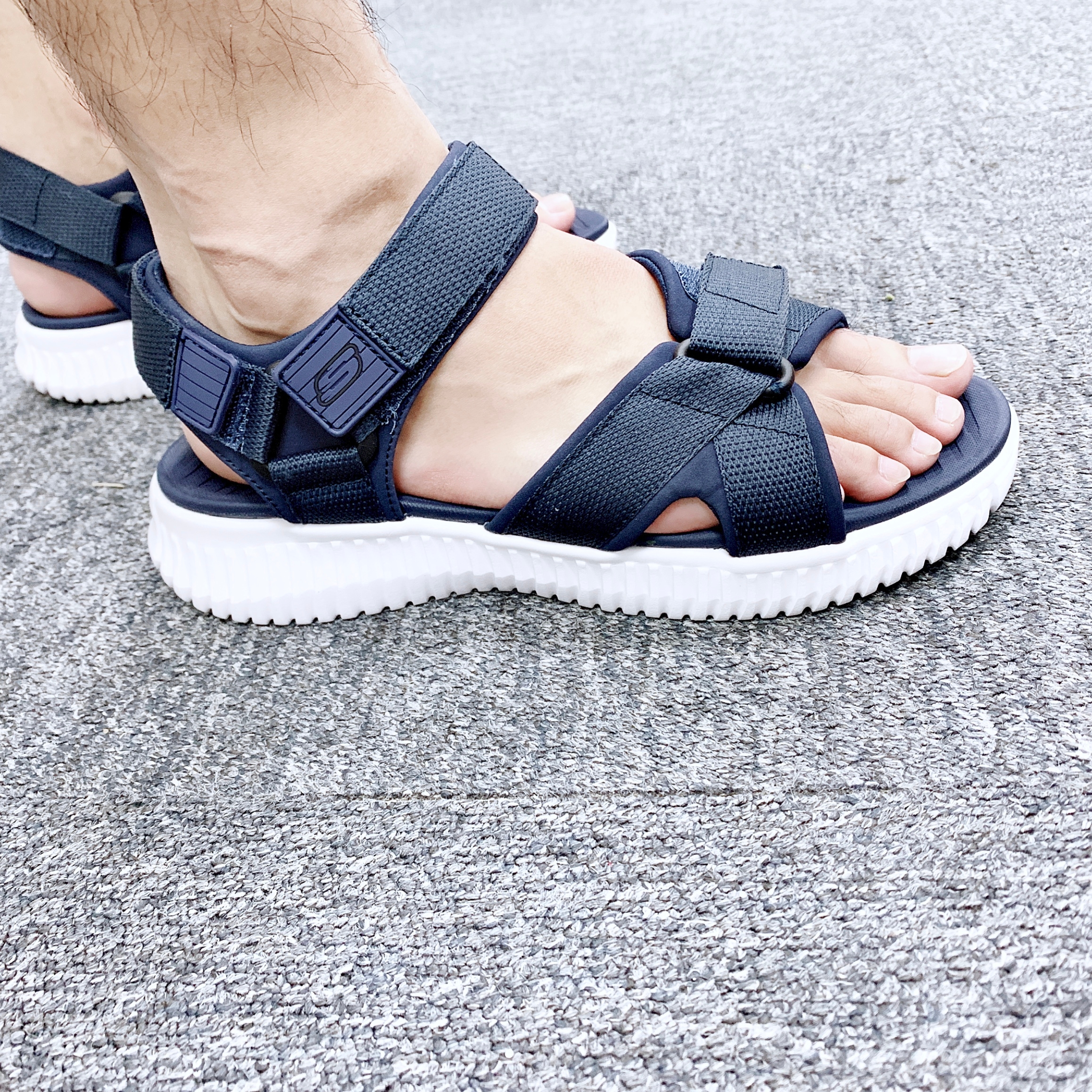 男生穿凉鞋low斯凯奇拒绝清凉一吓