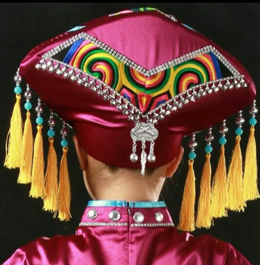 新款少数民族头饰女演出服帽子壮族头饰品苗族侗族帽子银白色