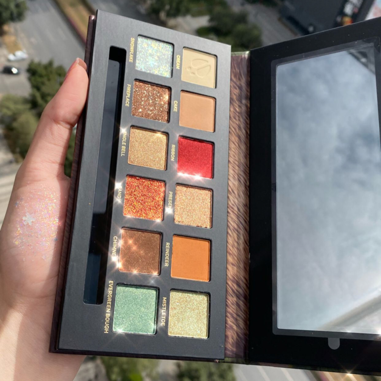 完美日记小鹿盘圣诞眼妆快来get