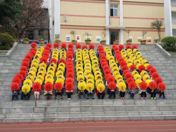 手翻花新品大型演出运动会开幕式助威道具学校体操变色扇子_新奇美