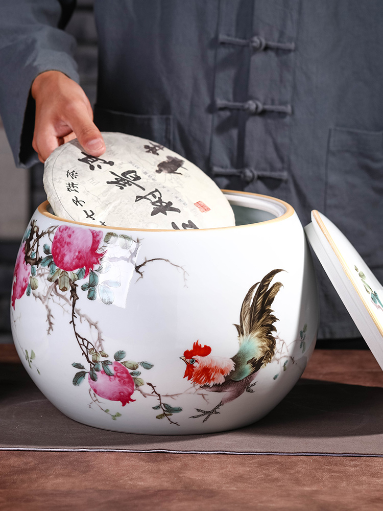Caddy fixings ceramic seal pot store receives a large blue and white porcelain tea pot of pu 'er tea cake tin tea set