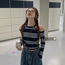 Autumn-wear Korean-striped stripes hanging neck long shoulder sleeves T-shirt women are designed to be skinny and short online red tops