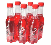 Vietnamese strawberry flavored fruit juice imported energy drink 330ml ice-cold carbonated soft drink