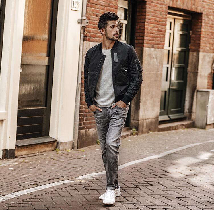 冬天小白鞋搭配,穿出潮男品位