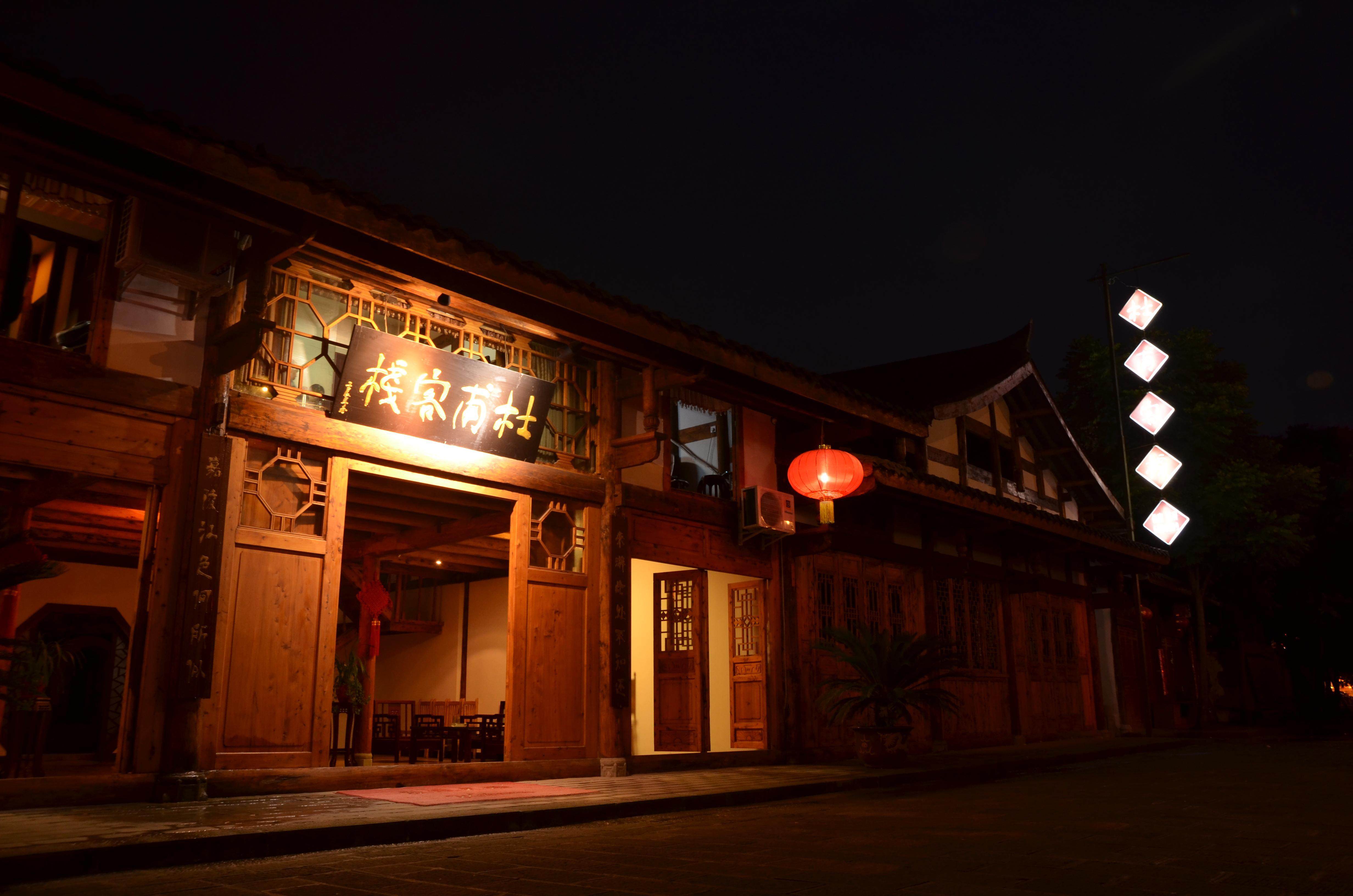 一个酒店的生意好坏与酒店制服有直接的关系,酒店制服不仅仅是酒店的