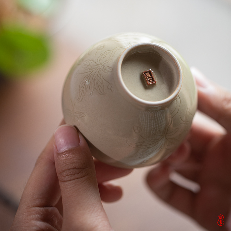 Sprawling up recent round belly of jingdezhen checking ceramic cups master cup kung fu tea set