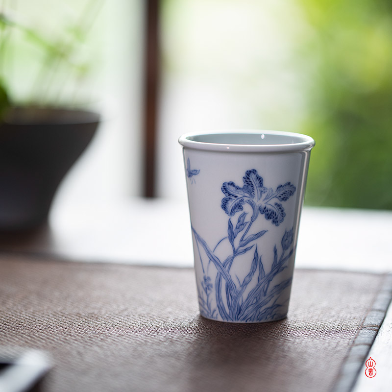 After the rain irises fragrance - smelling cup jingdezhen blue and white hand - made ceramic cups personal special masters cup sample tea cup