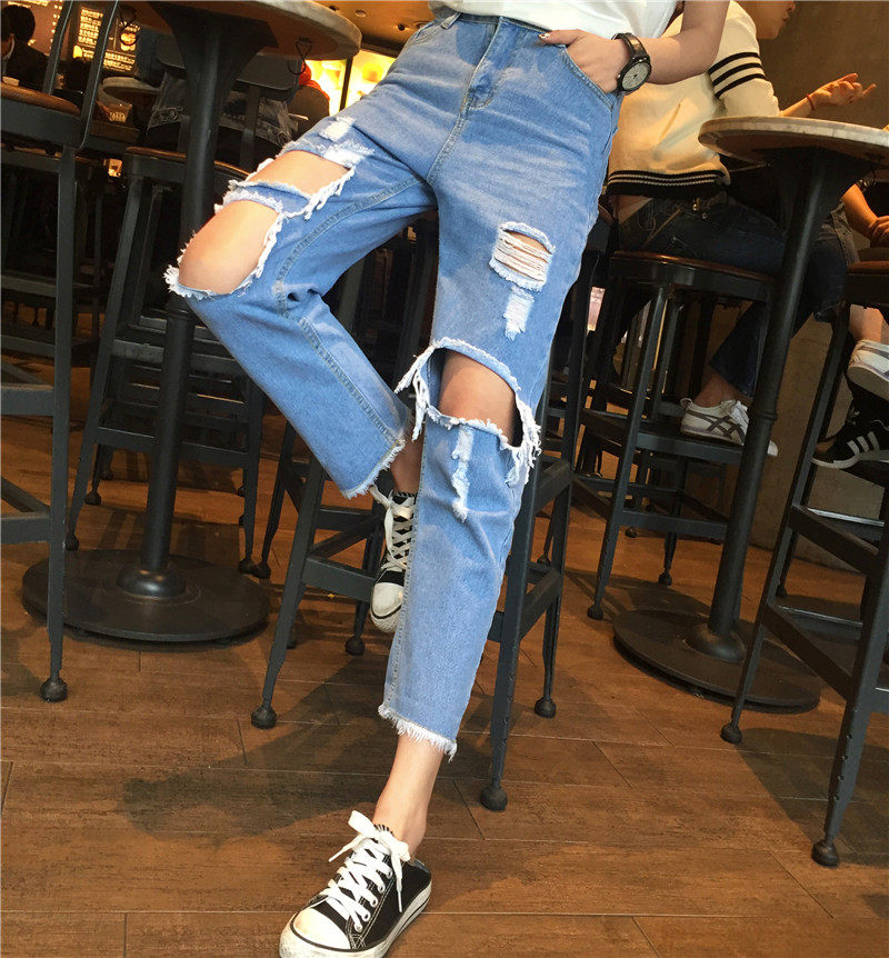 率性不羁的破洞牛仔裤街头感十足