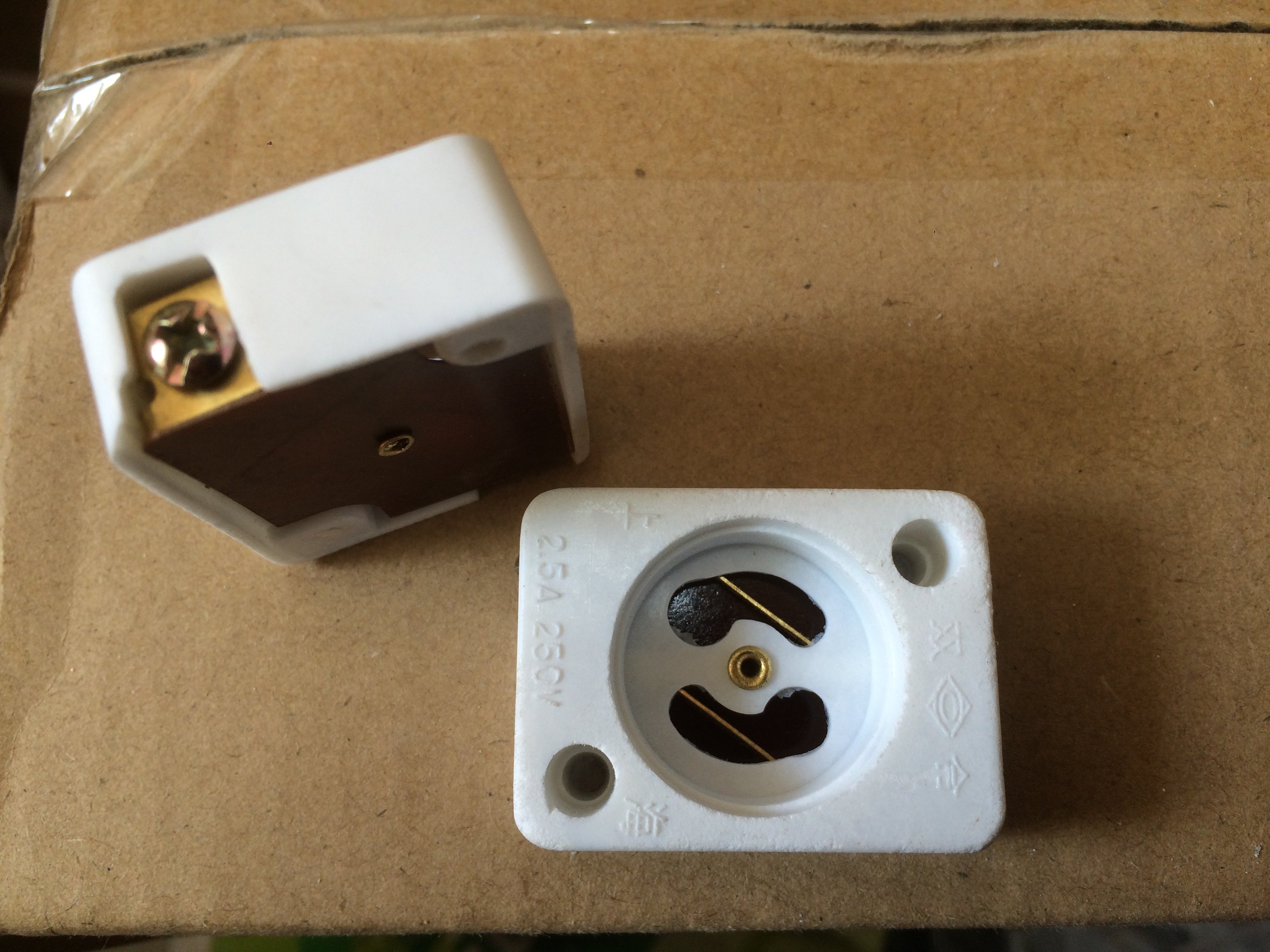 t8日光灯启辉器座 方形启动器灯脚 直管荧光灯固定式启辉器灯座头