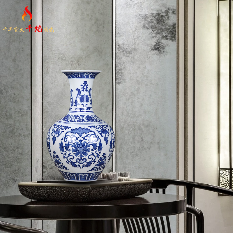 Jingdezhen ceramic furnishing articles antique vase of blue and white porcelain bottle of the sitting room of Chinese style household flower arrangement of TV ark, adornment