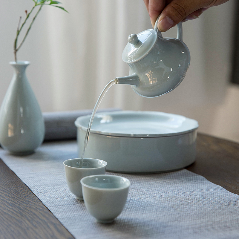 An Abundant ceramic teapot on small single pot of Japanese contracted household dehua ceramic celadon kung fu tea set gift move