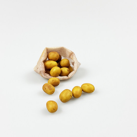 Dollhouse furniture ornaments mini food play kitchen scene accessories mini potato sweet potato model
Dollhouse furniture ornaments mini food play kitchen scene accessories mini potato sweet potato model