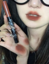 NYX lipstick pen 17seduction matt fog surface lipstick with red and American wind lip thread pen day clutter with high level of sugar