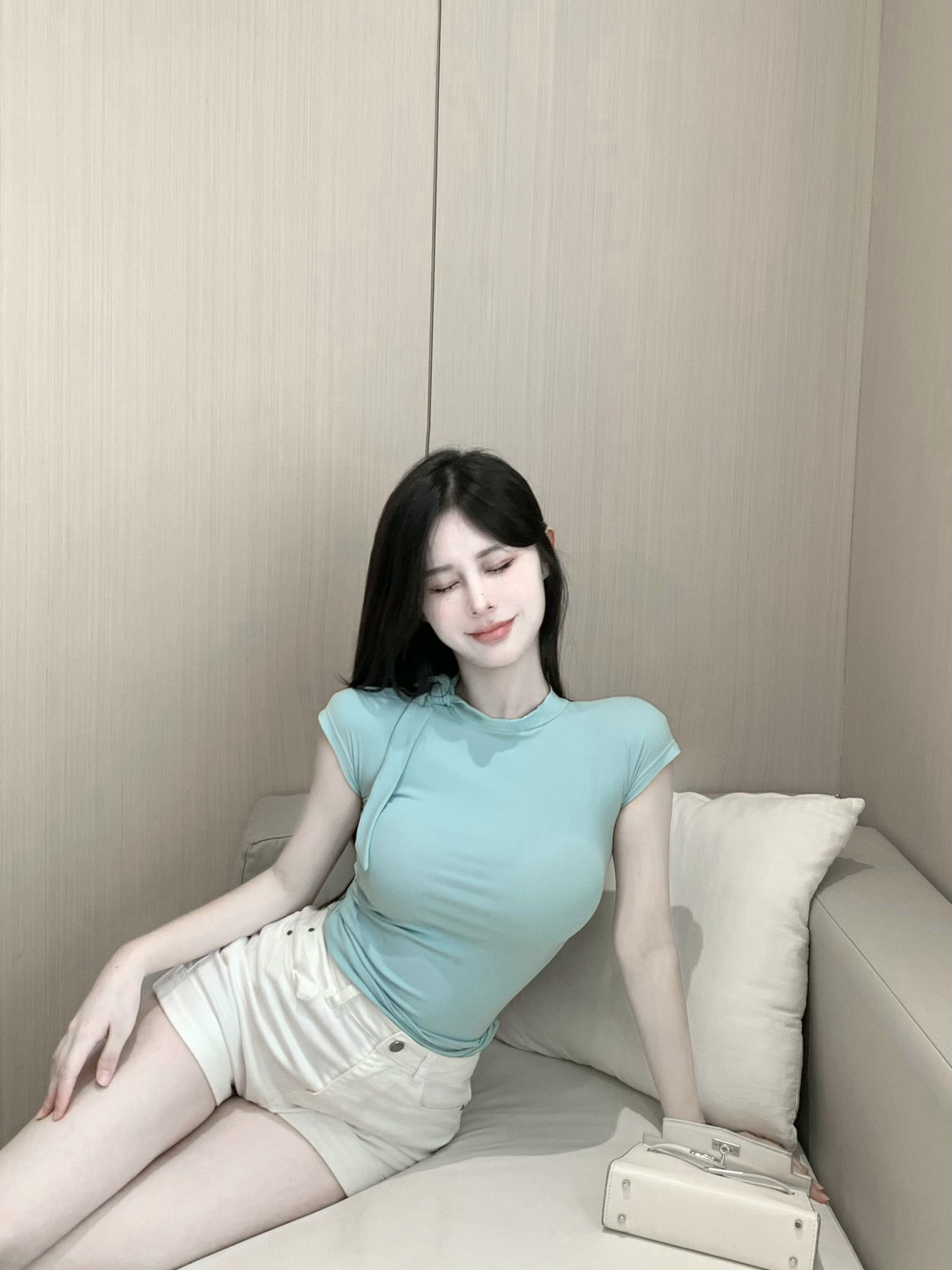 女直播跳舞妩媚显丰满围巾领短袖t恤纯欲气质显胸上衣女主播服装