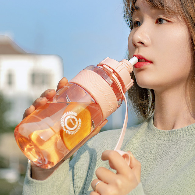 Large capacity water cup men and women portable students outdoor sports fitness kettle 2000ml plastic cup sippy cup Large capacity water cup men and women portable students outdoor sports fitness kettle 2000ml plastic cup sippy cup