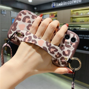 日韩豹纹适用苹果12Pro手机壳Mini女款iPhone11Pro腕带支架XS Max斜挎挂绳XR硅胶8Plus软保护套