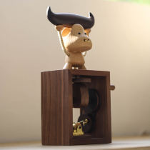 MUSOR Niu Dali music box creative anniversary hand-cranked music box to send boyfriend and girlfriend birthday gifts