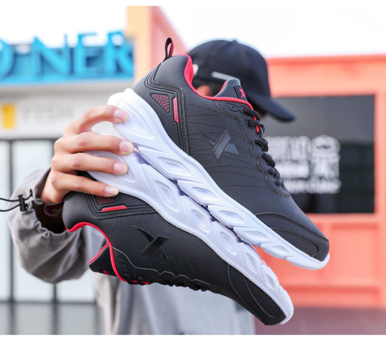 特步男跑步鞋2020新款轻便保暖防水皮面加厚跑鞋秋冬休闲运动鞋男_淘