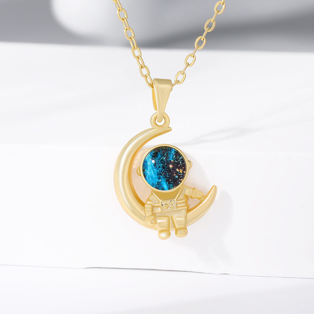 太空人宇航员投影项链女个性摘星揽月星月吊坠