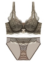 Underwear women without steel ring gathering small chest thickening and auxiliary milk adjustment type anti-sagging sexy bra set