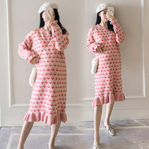 Pregnant womens autumn fashion fashion 2021 New Net red out to cover the belly does not show autumn and winter knitted base dress