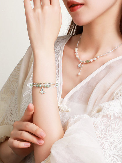Zhou Dasheng Broken Silver Butterfly Sterling Silver Bracelet for Girls Light Luxury Niche 절묘한 hetian jade 생일 선물 여자 친구를위한 Zhou Dasheng Broken Silver Butterfly Sterling Silver Bracelet for Girls Light Luxury Niche 절묘한 hetian jade 생일 선물 여자 친구를위한