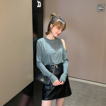 The long-sleeved round-collar undershirt girl Chunqiu Han's lay-up fashionable and thin air stripped on a shoulder t-shirt top