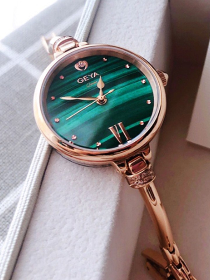 格雅手表女ins轻奢复古小绿表精致