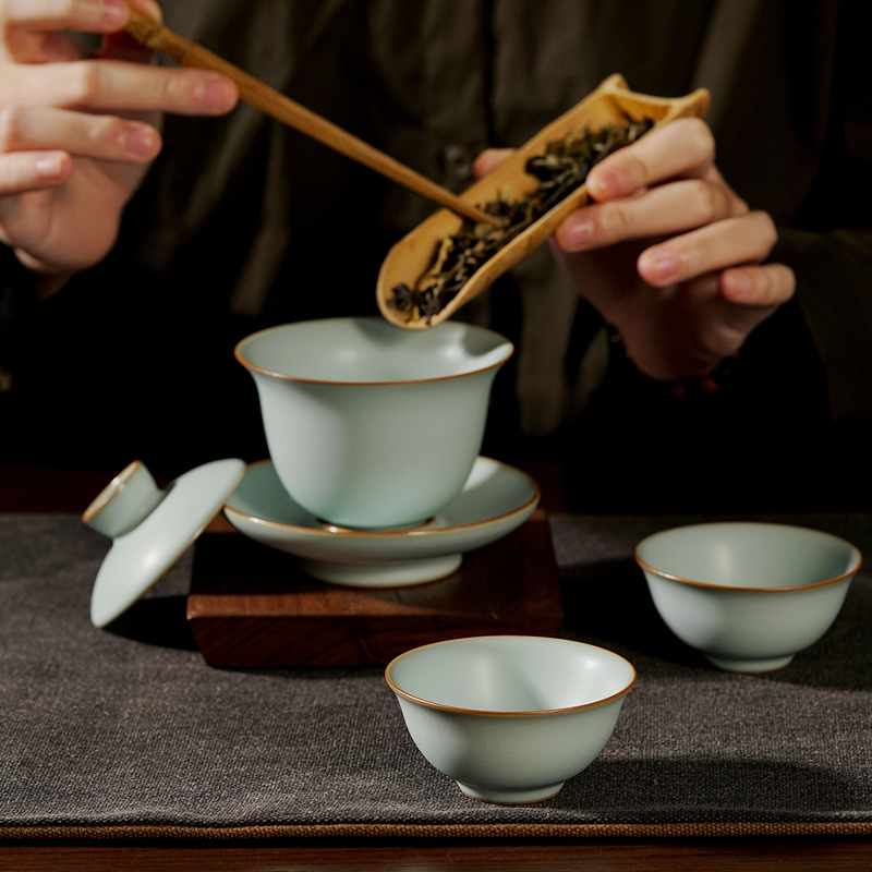 Your up master sample tea cup cup of jingdezhen ceramic individual cup single CPU kung fu tea cups on celadon porcelain by hand