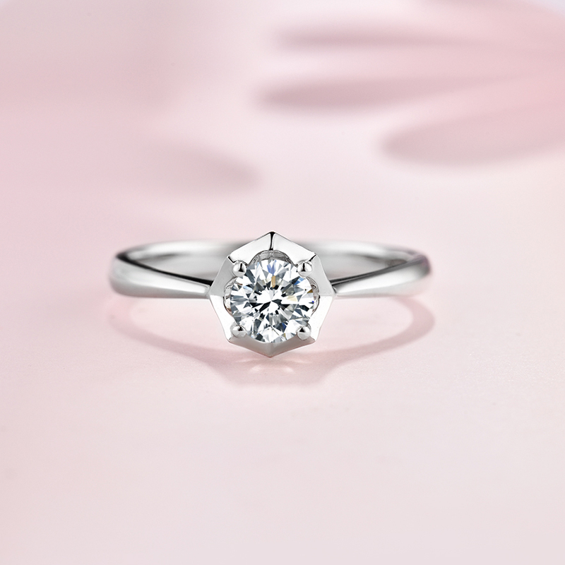 18k金钻石戒指女au750白金简约单钻四爪镶嵌真钻求婚彩金戒指致爱