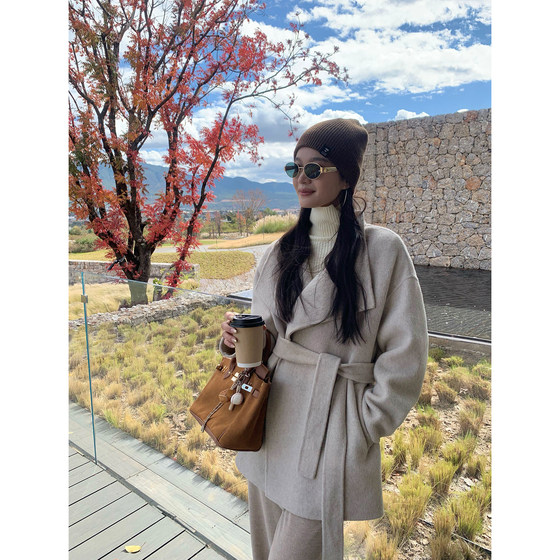 pusumede gray high-end waist-hugging wool coat for women autumn and winter temperament wool double-sided wool short coat
pusumede gray high-end waist-hugging wool coat for women autumn and winter temperament wool double-sided wool short coat