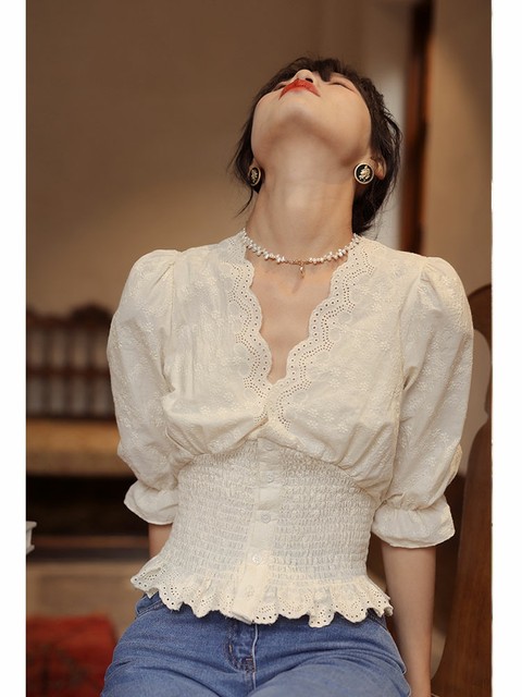 Three-dimensional flower shirt women's summer 2022 new design French retro puff sleeve waist short-sleeved top Three-dimensional flower shirt women's summer 2022 new design French retro puff sleeve waist short-sleeved top