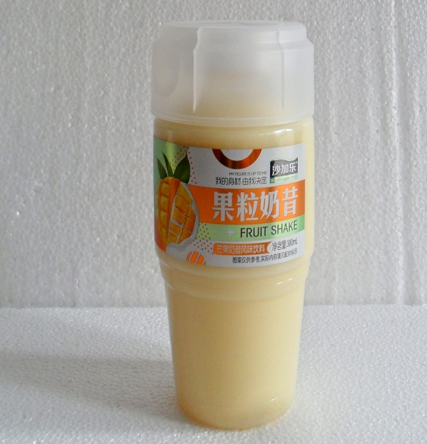 果奶酸奶百香芒果草莓果粒奶昔风味饮料早餐含乳饮料