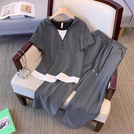 Large size fake two-piece sportswear suit for women 2025 summer new fashion short-sleeved casual and fashionable slimming two-piece set
Large size fake two-piece sportswear suit for women 2025 summer new fashion short-sleeved casual and fashionable slimming two-piece set