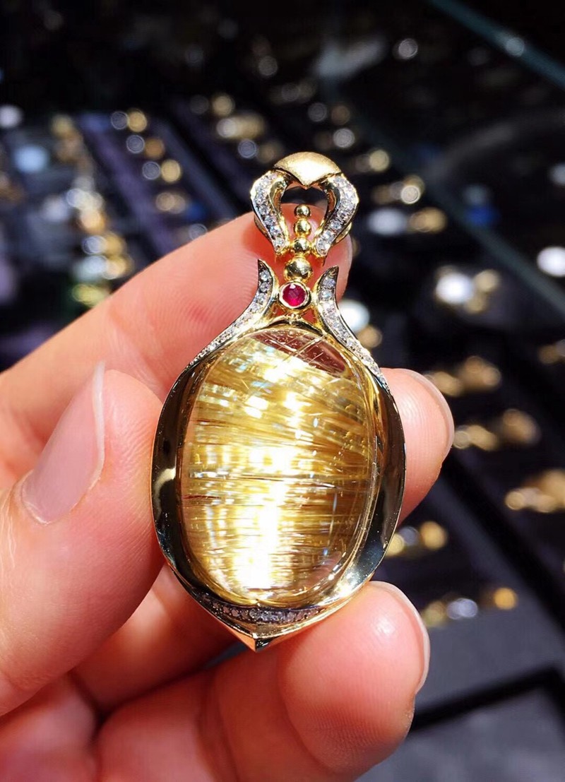 鸿硕晶珍藏巴西天然钛晶吊坠板钛18k金镶嵌顺钛项链挂件礼品透