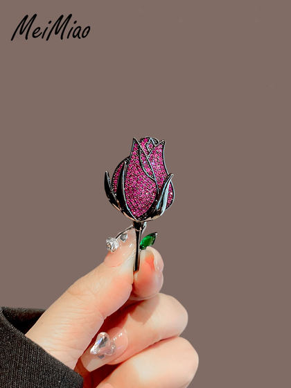 고급스럽고 분위기있는 로즈 브로치 고급 여성 기질 코사지 디자인 틈새 핀 하이 엔드 슈트 액세서리 고급스럽고 분위기있는 로즈 브로치 고급 여성 기질 코사지 디자인 틈새 핀 하이 엔드 슈트 액세서리