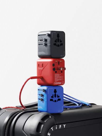 Casetify 여행 어댑터 Powerthru Travel Conversion Plug 빠른 충전 5-in-1 충전 글로벌 범용 플러그 변환기 컴퓨터 헤어 드라이어 모바일 카메라 Casetify 여행 어댑터 Powerthru Travel Conversion Plug 빠른 충전 5-in-1 충전 글로벌 범용 플러그 변환기 컴퓨터 헤어 드라이어 모바일 카메라