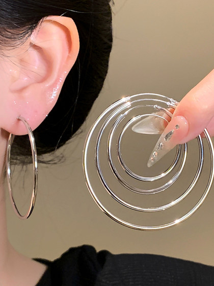 2025 New Earrings 925 Silver Needle Light Luxury High End Circle Earrings Plain Circle Earring Square Face 큰 귀걸이 2025 New Earrings 925 Silver Needle Light Luxury High End Circle Earrings Plain Circle Earring Square Face 큰 귀걸이